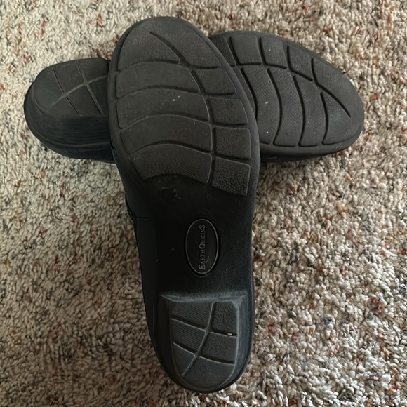 Navy blue earth origins shoes 7.5 - Picture 3 of 5